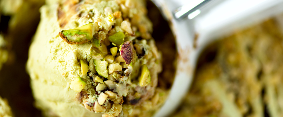 Pistazieneis selber machen: Cremiges Rezept für Zuhause