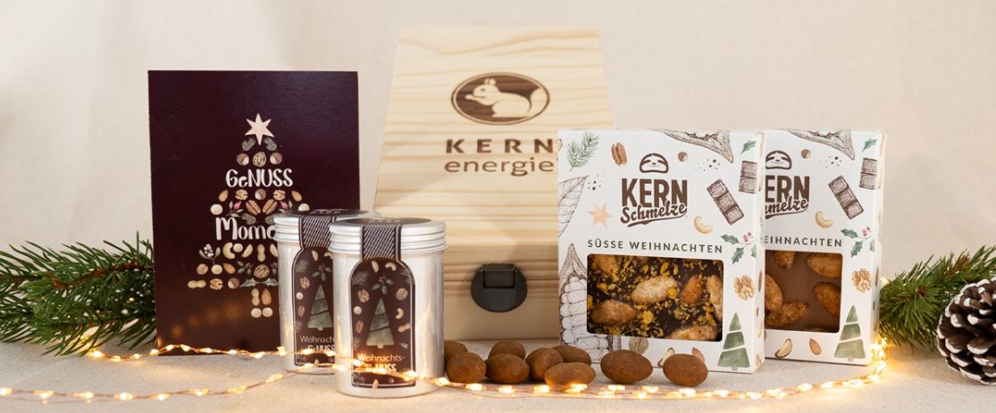 Weihnachtsgeschenke für Mitarbeiter mit Geschenksets, Schokolade und Nüssen
