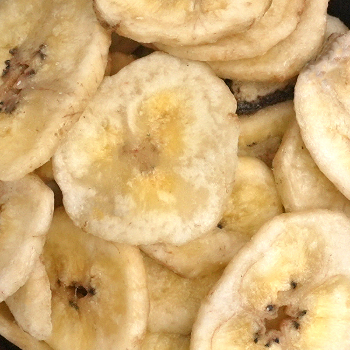 Bananenchips - getrocknet, mit Kokosöl und Honig verfeinert, perfekt als Snack oder im Müsli
