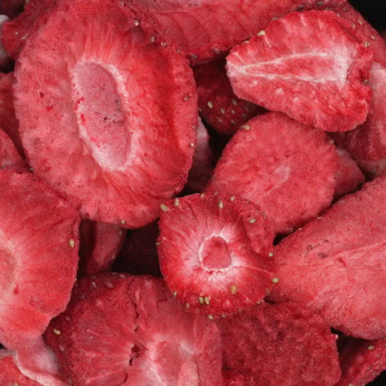 Nahaufnahme gefriergetrocknete Erdbeeren