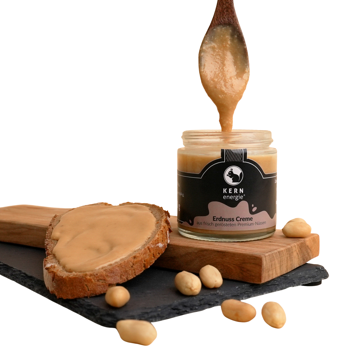 Frische Erdnusscreme im edlem Glass ideal als Brotaufstrich