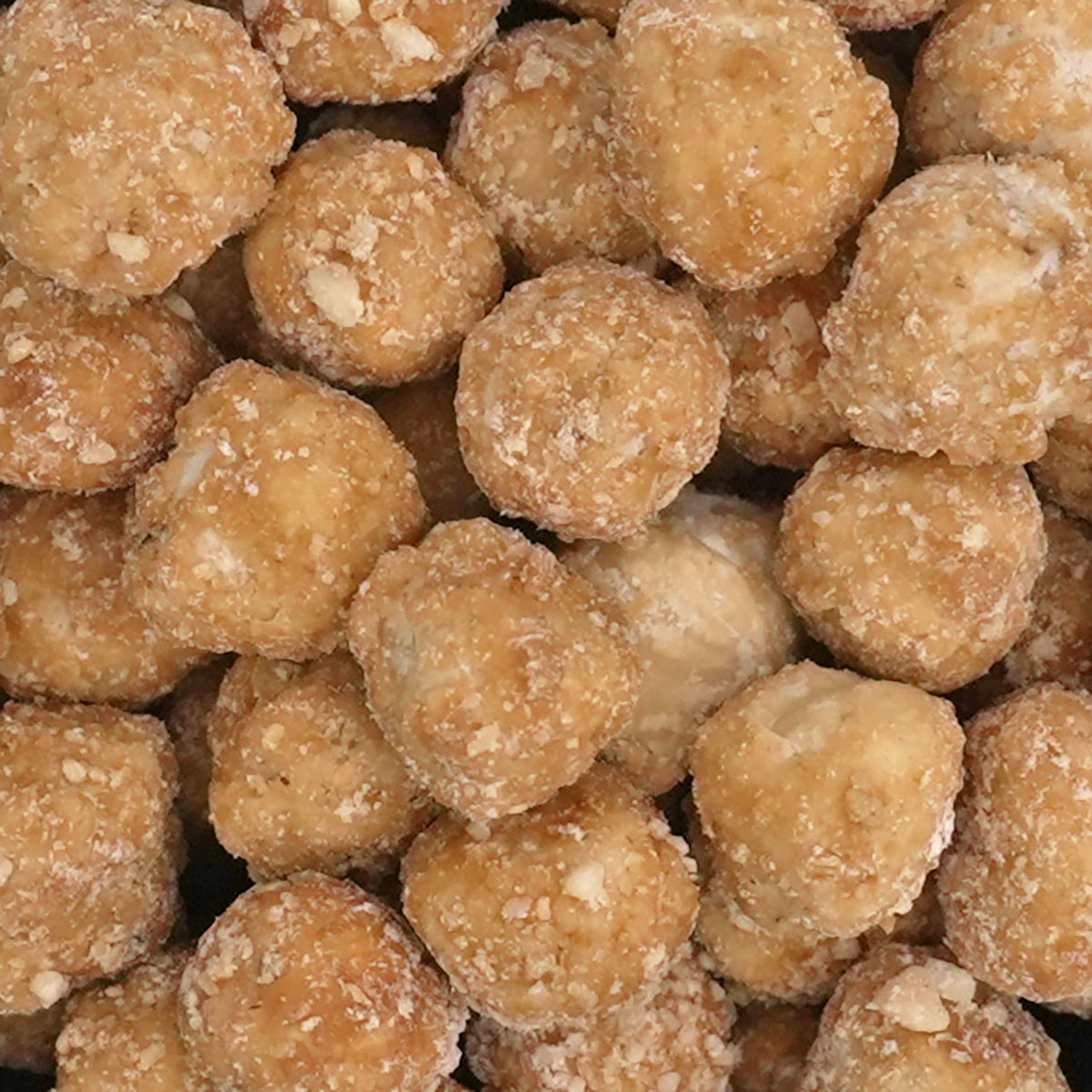Nahaufnahme "gebrannte Hazelnut Balls" kandierte Haselnüsse umhüllt in feinen Haselnusssplittern