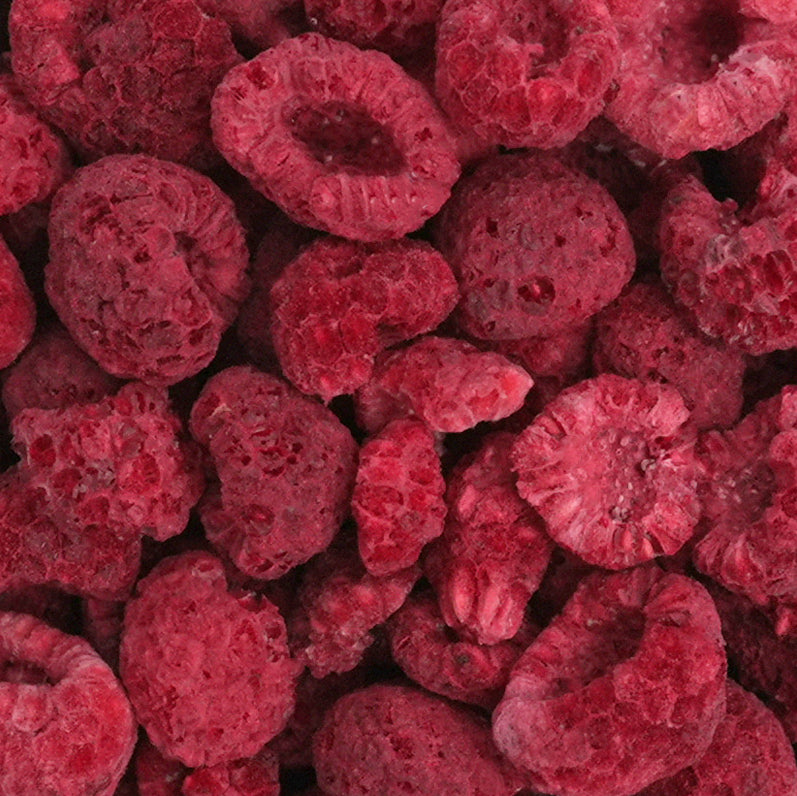 Nahaufnahme gefriergetrocknete Himbeeren