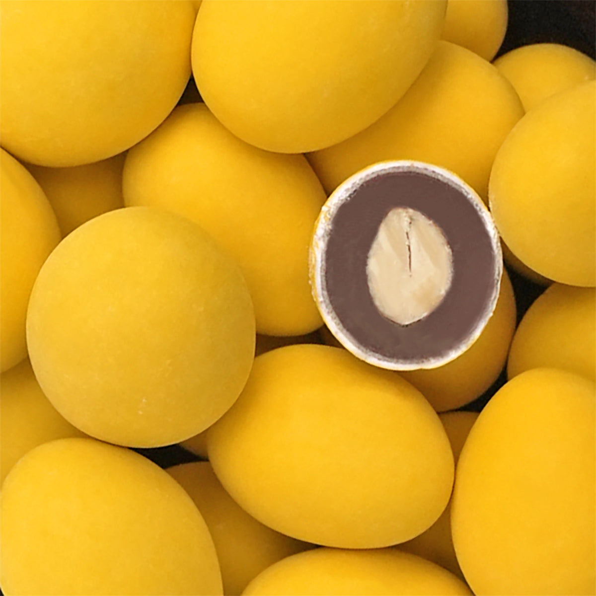 Limoncello Mandeln – geröstete Mandeln in Vollmilchschokolade und Limoncello-Glasur