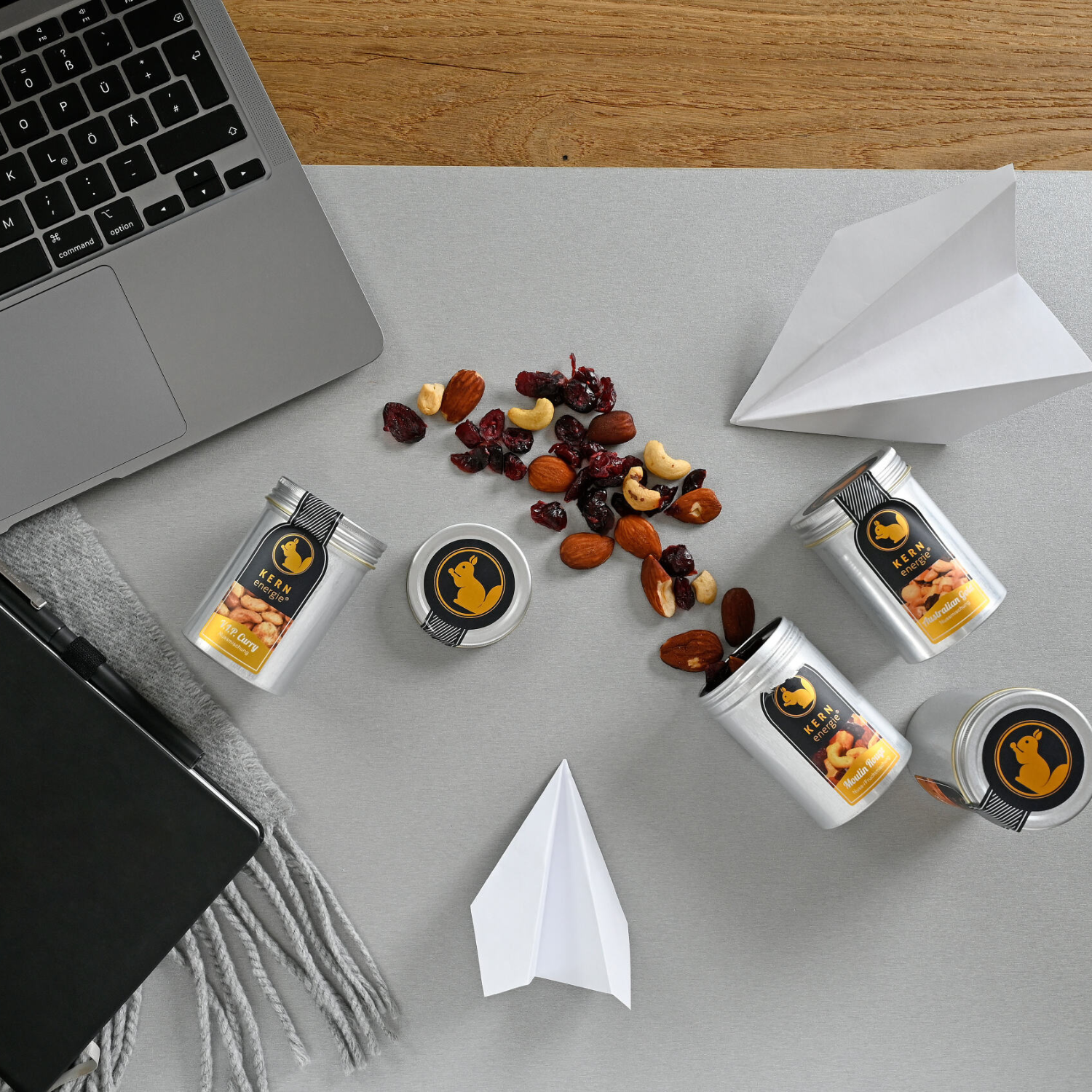 Nüsse als Nervennahrung im Büro - perfekt als Onboarding-Geschenk oder Brainfood im Meetingraum - Nussmischung in der Aludose, individuell bedruckbar