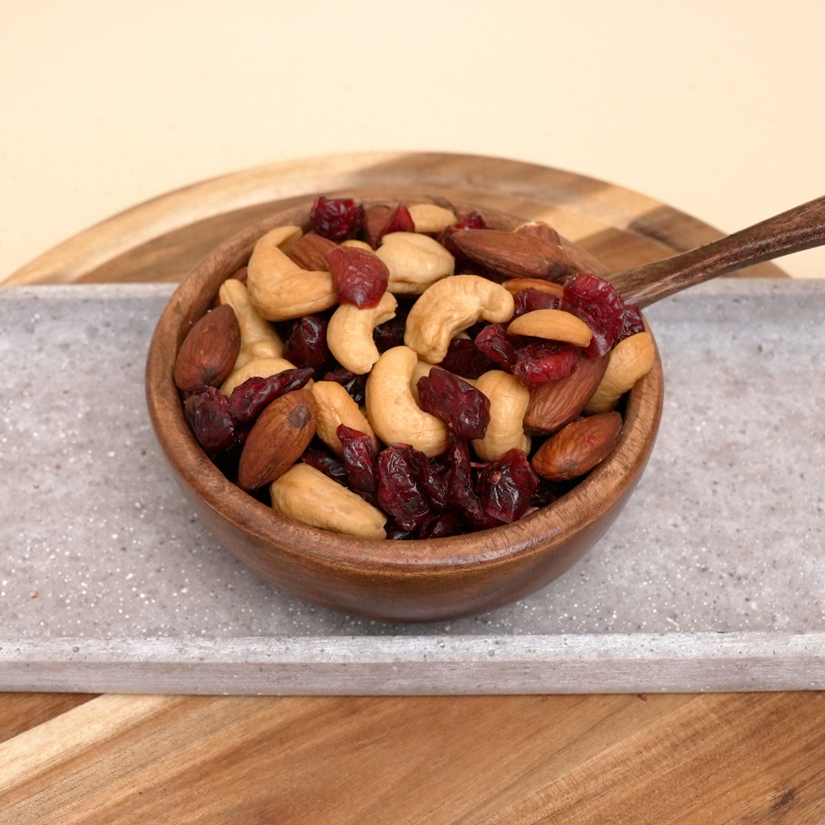 Moulin Rouge - naturbelassene Nuss-Frucht-Mischung aus gerösteten Mandeln und Cashewkerne mit fruchtigen Cranberries