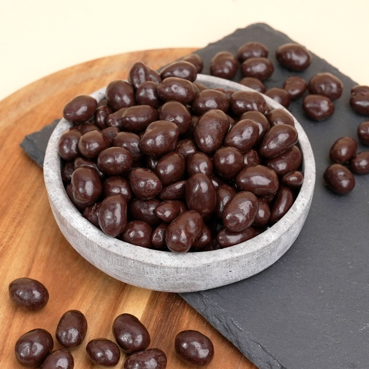 Schokolierte Erdnüsse in Zartbitterschokolade