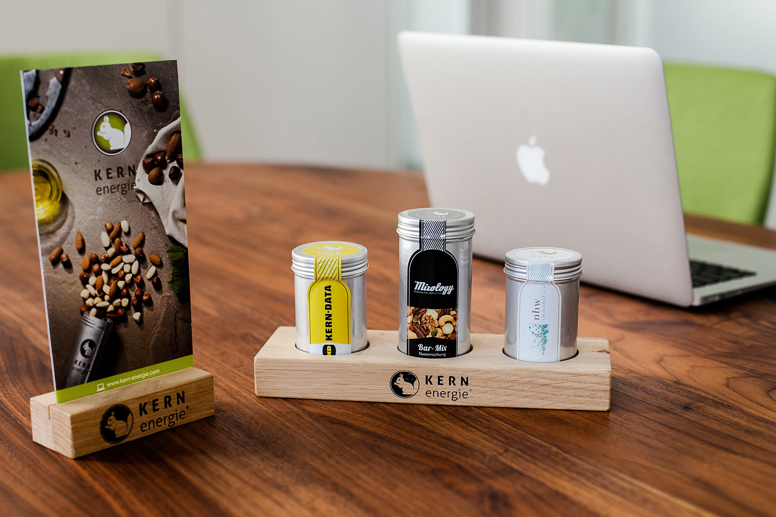 Werbegeschenk mit Nüssen und Snacks – ideale Präsente für Firmen, Hotellerie und Bars - mit Logo bedrucken