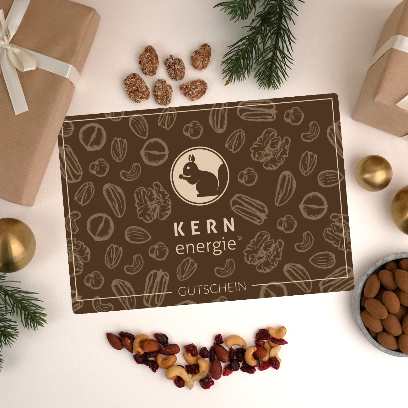 KERNenergie Gutschein mit Nüssen und weihnachtlich dekoriert