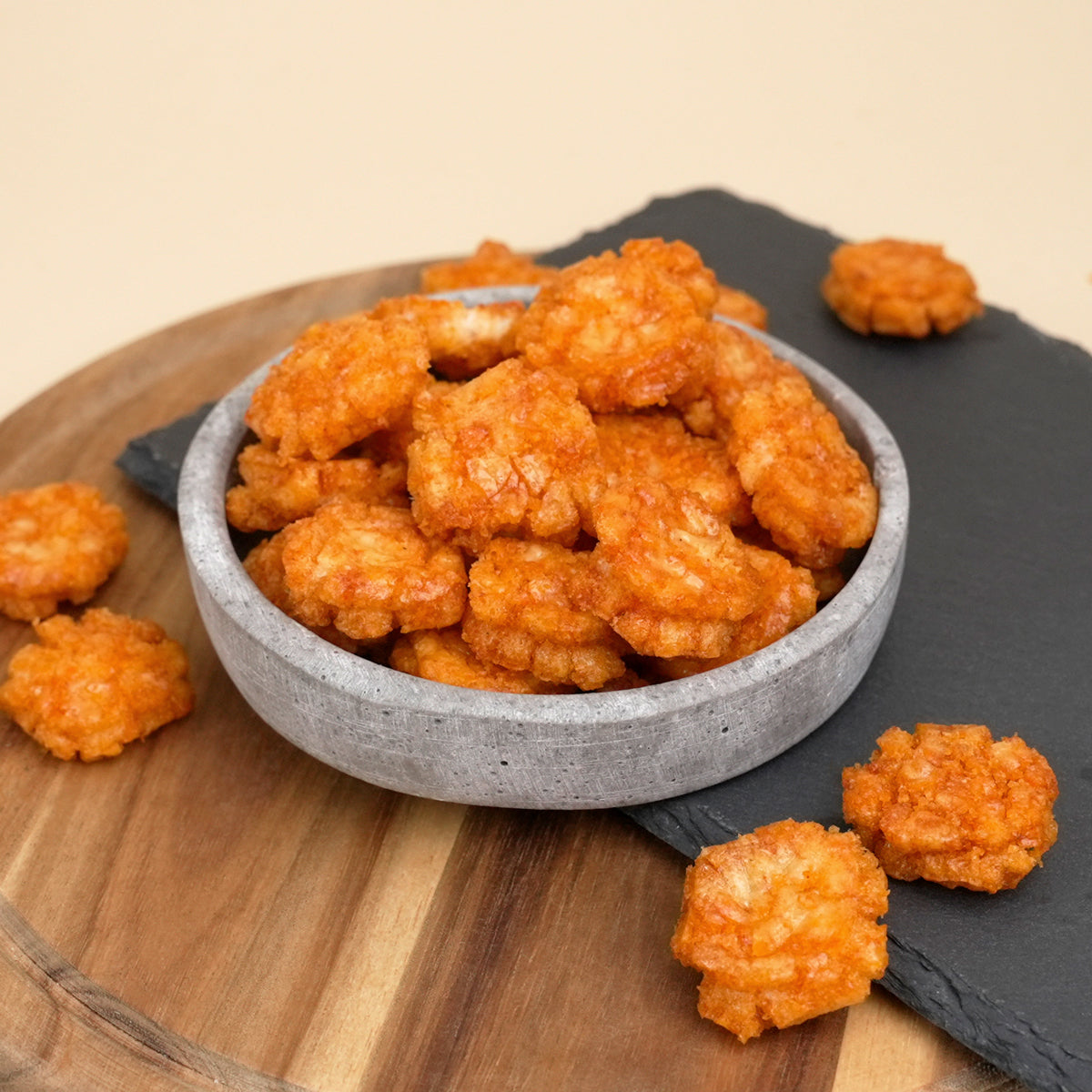 Reiscracker Fried Hot – mit Chillinote, knusprige Reiscracker, scharfer Snack