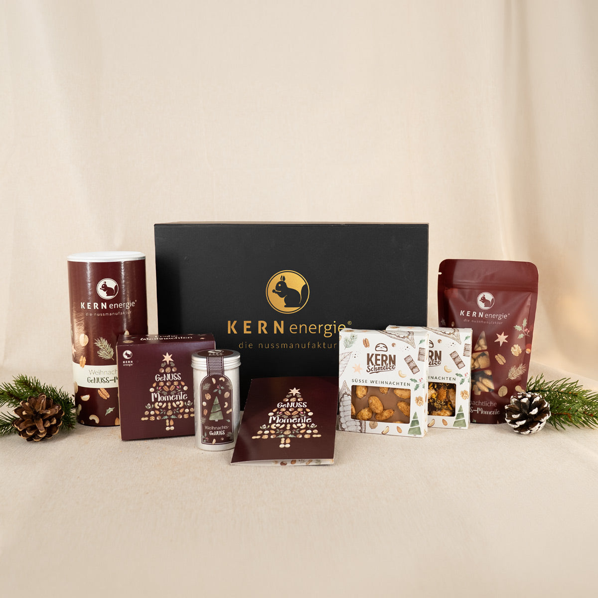 Schokoladen, Nüsse und einzelnes Geschenkset in hochwertiger Magnetbox