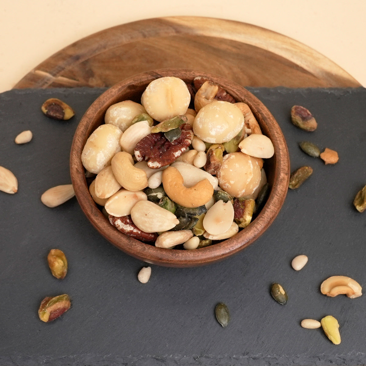 Nordic Deluxe – gesalzene Nussmischung mit Pinienkerne, Macadamia, Pekannüsse, Pistazien u.v.m.