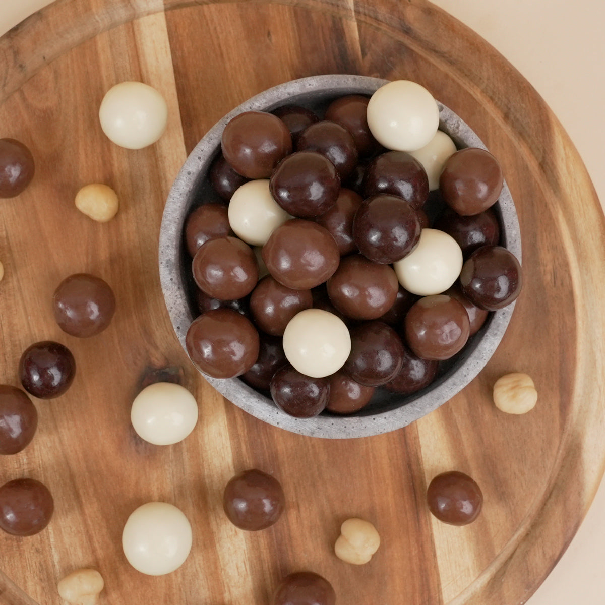 "Hazel Chocolate Fusion" in Steinschale