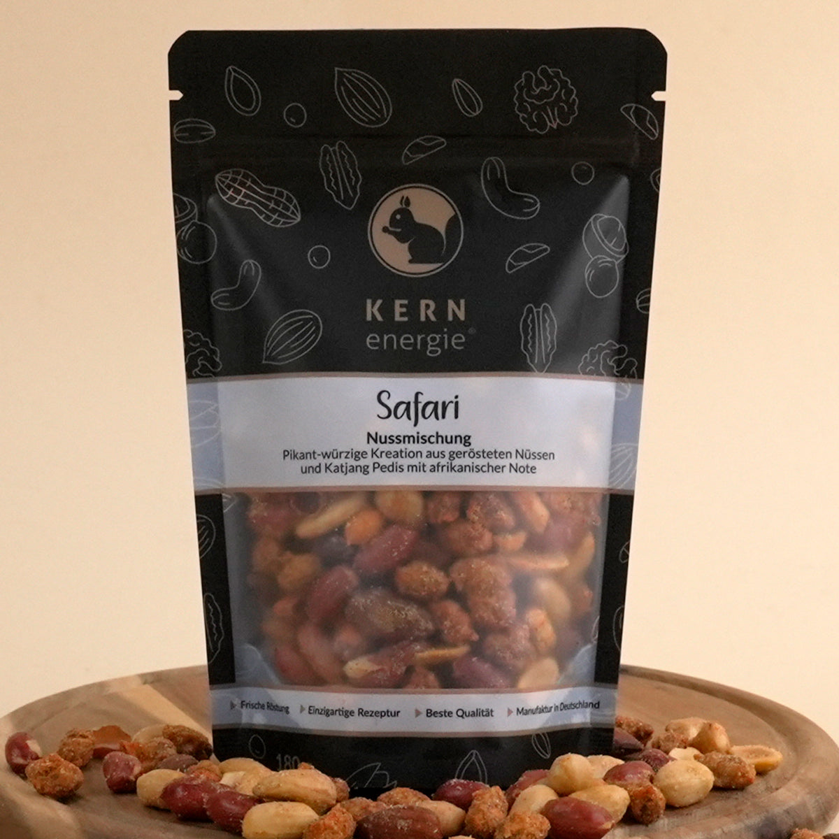 Nussmischung Safari in schwarzem KERNenergie Snack Beutel