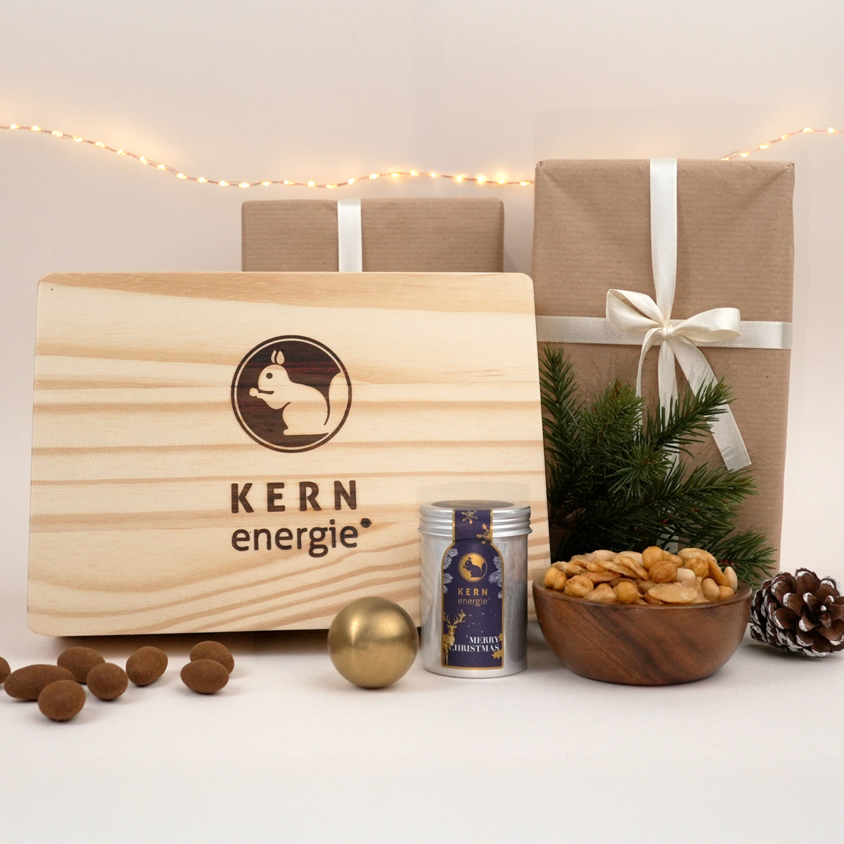 Holzbox für 8 Aludosen mit Weihnachtsetikett