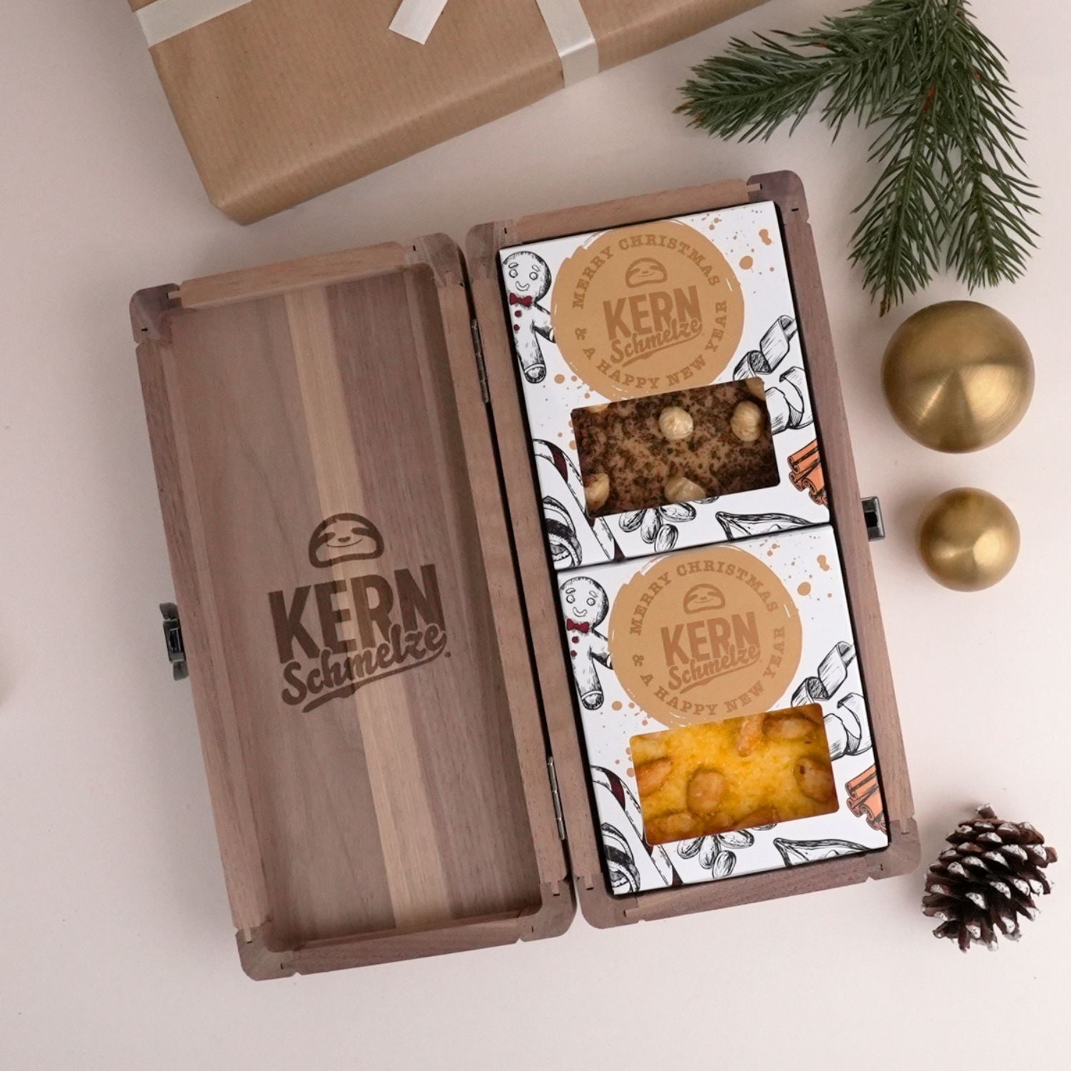 Schokolade im Weihnachtsdesign 2025 – ideales Weihnachtsgeschenk für Mitarbeiter und Kunden, auch perfekt als Nikolausgeschenk im Unternehmen.