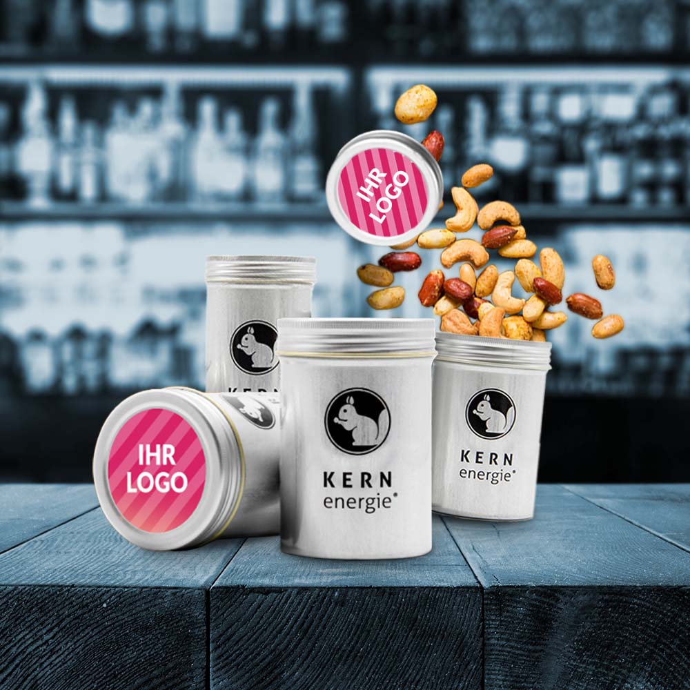Aludose als Werbeartikel mit Deckelsticker „Ihr Logo“, gefüllt mit frisch gerösteten Nüssen von KERNenergie, individualisierbar ab 50 Stück für Firmenkunden