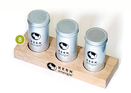 KERNenergie: The elegant wood display for our tins